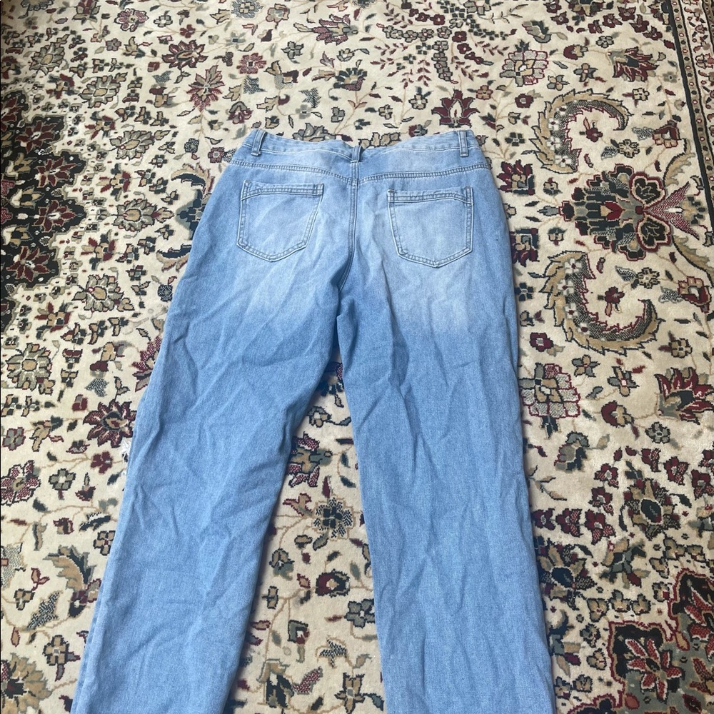 Ripped mom jeans!